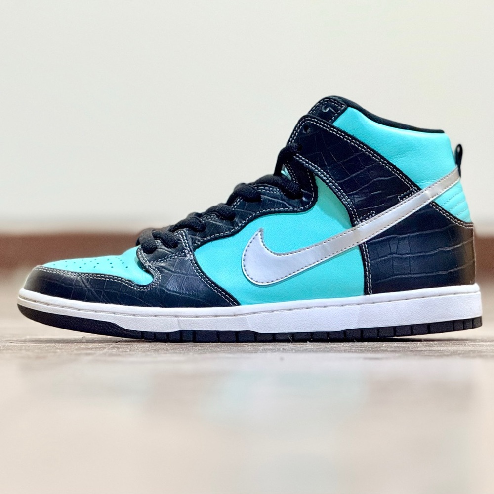 Nike SB Dunk High x Tiffany